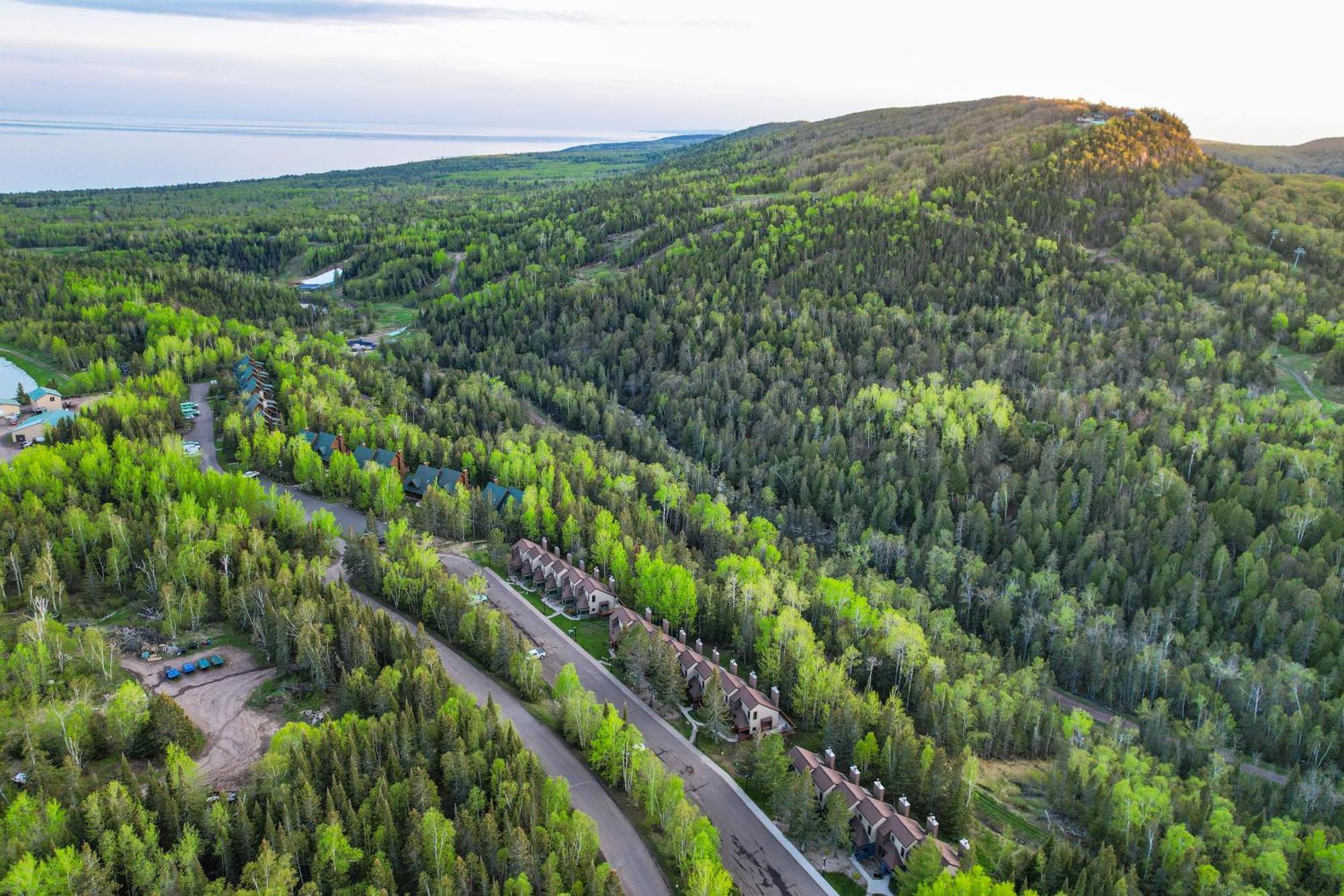 Cozy Alpine Escape Ski-Inandout At Lutsen Mtns ภายนอก รูปภาพ